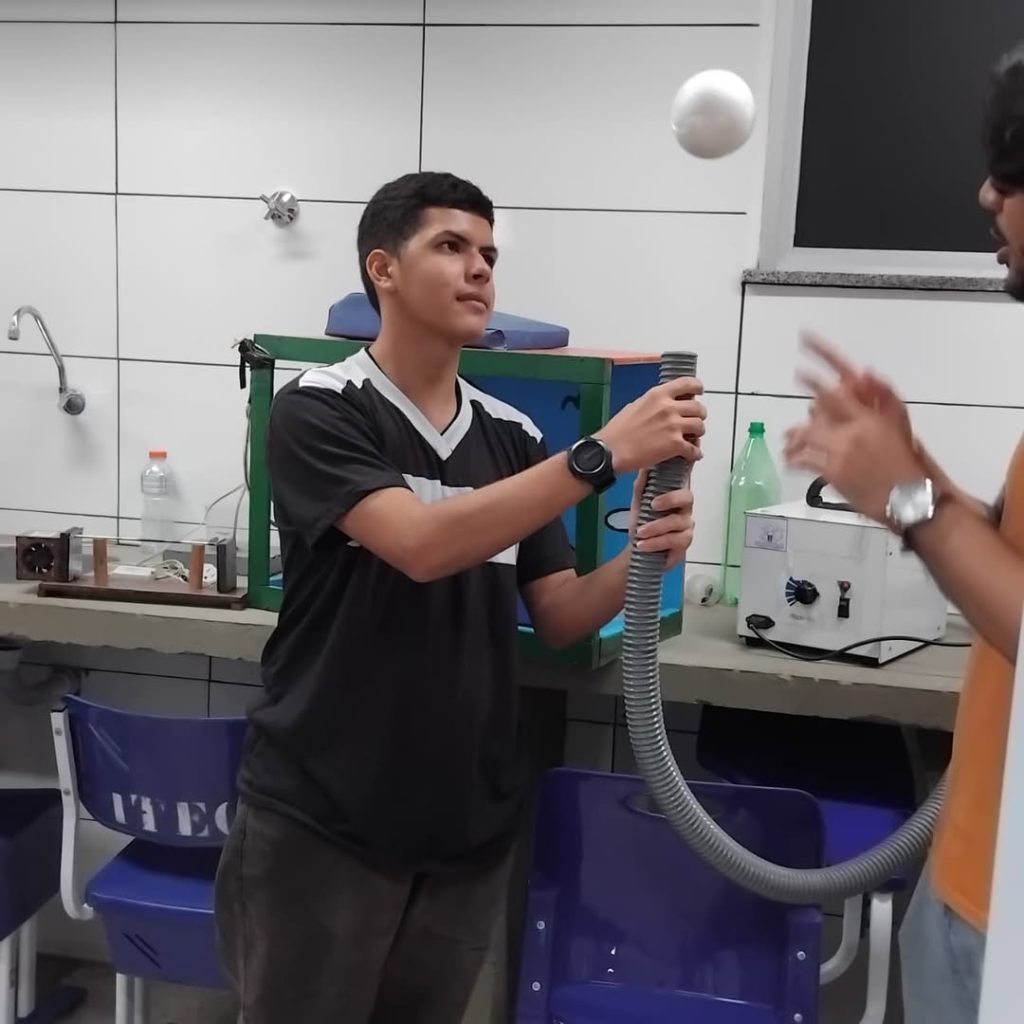 E.E.E.F.M. Mario Barbosa – Belém-PA em visita ao Centro Interativo de Ciência e Tecnologia da Am (1)